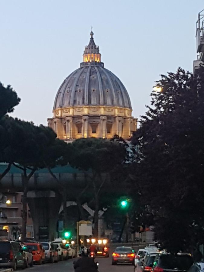Your Near To The Vatican * Rome